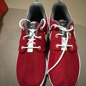 New Nike Roshe One Size 2.5